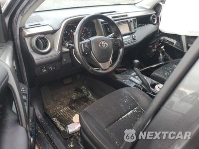 Zdjęcie 8 z 14 samochodu: 2017 TOYOTA RAV4 XLE VIN:JTMRFREV8HJ119127 - miniatura