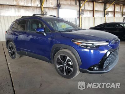 Czwarte zdjęcie samochodu z boku: 2023 TOYOTA COROLLA CROSS LE VIN:7MUFBABG4PV004196 - miniatura