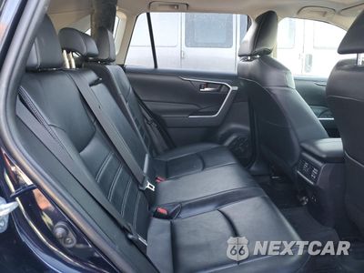 Zdjęcie 11 z 13 samochodu: 2019 TOYOTA RAV4 XLE PREMIUM VIN:JTMA1RFV0KD005641 - miniatura
