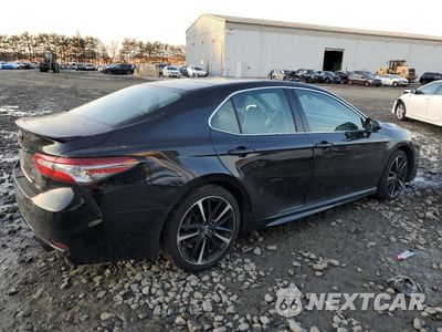Trzecie zdjęcie samochodu z tyłu: 2018 TOYOTA CAMRY XSE VIN:4T1B61HKXJU132370 - miniatura