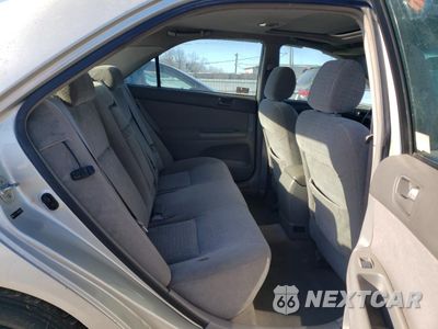 Zdjęcie 10 z 12 samochodu: 2004 TOYOTA CAMRY LE VIN:JTDBE32K040259104 - miniatura