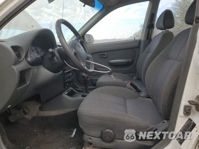 Zdjęcie 7 z 12 samochodu: 1999 HYUNDAI ACCENT GL VIN:KMHVF24N6XU566295 - miniatura