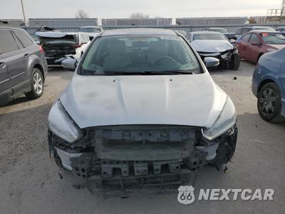 Piąte zdjęcie samochodu w środku: 2017 FORD FOCUS TITANIUM VIN:1FADP3N24HL272883 - miniatura