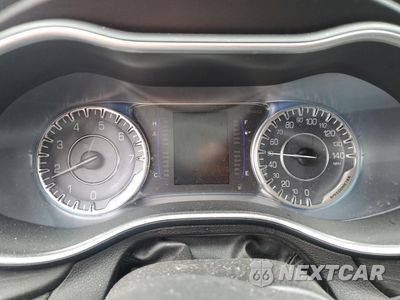 Zdjęcie 9 z 12 samochodu: 2015 CHRYSLER 200 LIMITED VIN:1C3CCCAB5FN521270 - miniatura