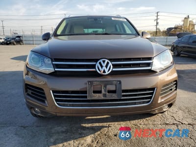 Piąte zdjęcie samochodu w środku: 2012 VOLKSWAGEN TOUAREG V6 TDI VIN:WVGEK9BP0CD007182 - miniatura