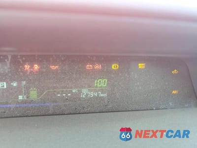 Zdjęcie 9 z 12 samochodu: 2013 TOYOTA PRIUS V VIN:JTDZN3EU6D3229499 - miniatura
