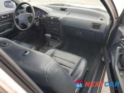 Zdjęcie 8 z 12 samochodu: 1992 HONDA ACCORD LX VIN:1HGCB7257NA062569 - miniatura