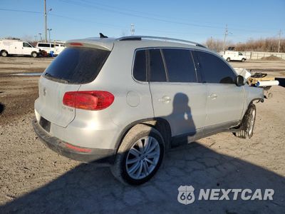 Trzecie zdjęcie samochodu z tyłu: 2015 VOLKSWAGEN TIGUAN S VIN:WVGAV7AX3FW606159 - miniatura