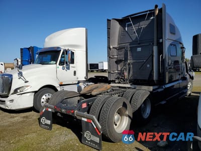 Czwarte zdjęcie samochodu z boku: 2024 VOLVO VN VNL VIN:4V4NC9EJ6RN627485 - miniatura