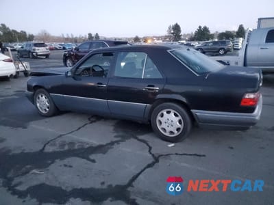 Drugie zdjęcie samochodu z przodu: 1995 MERCEDES-BENZ E 320 BASE VIN:WDBEA32E8SC190787 - miniatura