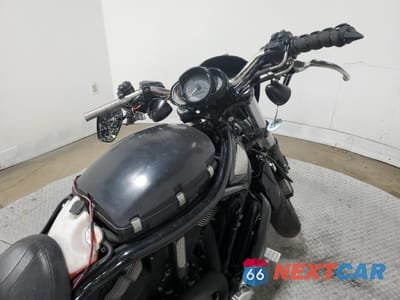 Zdjęcie 9 z 11 samochodu: 2009 HARLEY-DAVIDSON VRSCDX VIN:1HD1HHH129K800596 - miniatura