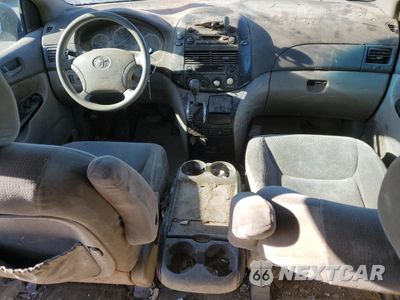 Zdjęcie 8 z 13 samochodu: 2005 TOYOTA SIENNA CE VIN:5TDZA23CX5S246970 - miniatura