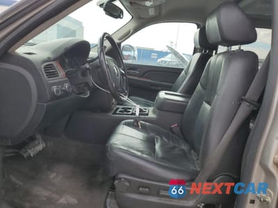 Zdjęcie 7 z 13 samochodu: 2008 CHEVROLET SUBURBAN K1500 LS VIN:1GNFK16328J221110 - miniatura
