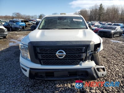 Piąte zdjęcie samochodu w środku: 2022 NISSAN TITAN S VIN:1N6AA1EC0NN107079 - miniatura