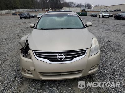 Piąte zdjęcie samochodu w środku: 2010 NISSAN ALTIMA BASE VIN:1N4AL2AP9AN455779 - miniatura