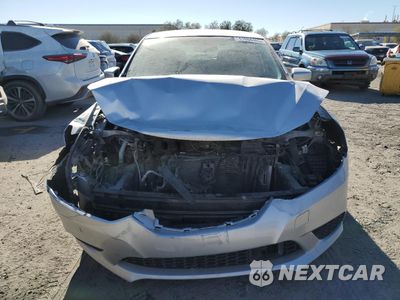 Piąte zdjęcie samochodu w środku: 2019 NISSAN SENTRA S VIN:3N1AB7APXKY360150 - miniatura