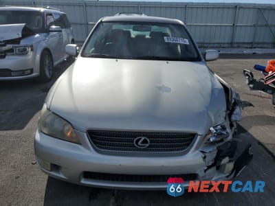 Piąte zdjęcie samochodu w środku: 2001 LEXUS IS 300 VIN:JTHBD182010028812 - miniatura