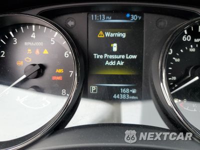 Zdjęcie 9 z 13 samochodu: 2017 NISSAN ROGUE S VIN:JN8AT2MT1HW138820 - miniatura