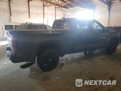 Trzecie zdjęcie samochodu z tyłu: 2024 TOYOTA TUNDRA CREWMAX LIMITED VIN:5TFWA5EC2RX032170 - miniatura