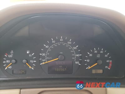 Zdjęcie 9 z 12 samochodu: 2001 MERCEDES-BENZ E 320 VIN:WDBJF65J91B363165 - miniatura