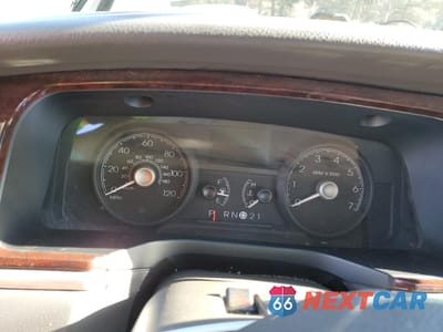 Zdjęcie 9 z 12 samochodu: 2006 LINCOLN TOWN CAR SIGNATURE VIN:1LNHM81V46Y632537 - miniatura