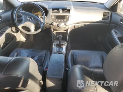 Zdjęcie 8 z 14 samochodu: 2005 HONDA ACCORD EX VIN:1HGCM56815A181916 - miniatura