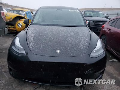 Piąte zdjęcie samochodu w środku: 2021 TESLA MODEL Y VIN:5YJYGDEF9MF261153 - miniatura