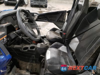 Zdjęcie 7 z 14 samochodu: 2016 POLARIS RZR 4 900 EPS VIN:4XAVCE875GB666725 - miniatura