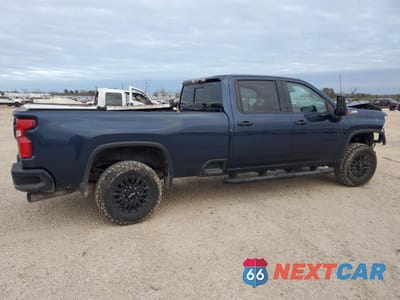 Trzecie zdjęcie samochodu z tyłu: 2022 CHEVROLET SILVERADO K3500 LTZ VIN:1GC4YUEY2NF332008 - miniatura