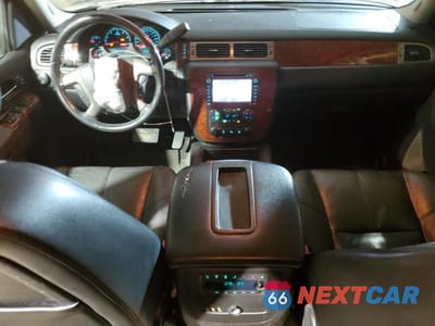Zdjęcie 8 z 12 samochodu: 2013 CHEVROLET SUBURBAN C1500 LT VIN:1GNSCJE09DR193546 - miniatura