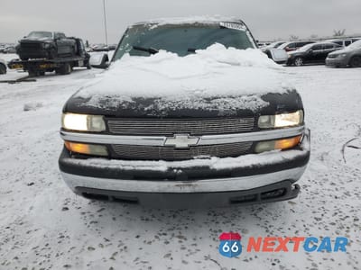 Piąte zdjęcie samochodu w środku: 1999 CHEVROLET SILVERADO C1500 VIN:1GCEC14T0XZ174633 - miniatura