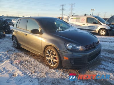 Czwarte zdjęcie samochodu z boku: 2013 VOLKSWAGEN GTI VIN:WVWHD7AJ8DW140629 - miniatura