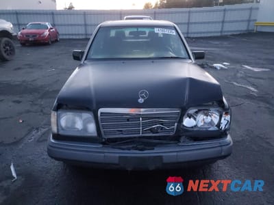 Piąte zdjęcie samochodu w środku: 1995 MERCEDES-BENZ E 320 BASE VIN:WDBEA32E8SC190787 - miniatura