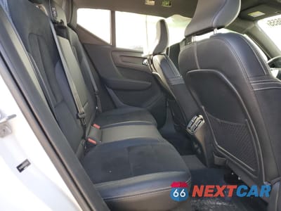Zdjęcie 11 z 13 samochodu: 2022 VOLVO XC40 T5 R-DESIGN VIN:YV4162UM0N2693446 - miniatura