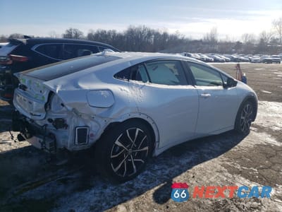 Trzecie zdjęcie samochodu z tyłu: 2024 TOYOTA PRIUS PRIME SE VIN:JTDACACU0R3027324 - miniatura