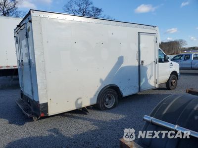 Trzecie zdjęcie samochodu z tyłu: 2016 FORD ECONOLINE E350 SUPER DUTY CUTAWAY VAN VIN:1FDWE3FL1GDC39439 - miniatura