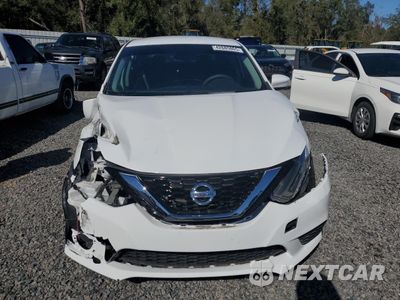 Piąte zdjęcie samochodu w środku: 2017 NISSAN SENTRA S VIN:3N1AB7AP5HY231757 - miniatura