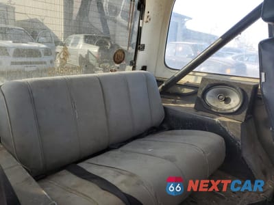 Zdjęcie 11 z 14 samochodu: 1991 JEEP WRANGLER / YJ SAHARA VIN:2J4FY49S9MJ104120 - miniatura