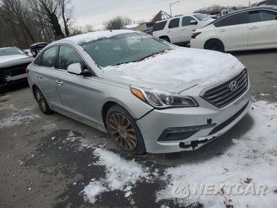 Czwarte zdjęcie samochodu z boku: 2015 HYUNDAI SONATA SPORT VIN:5NPE34AF3FH106137 - miniatura