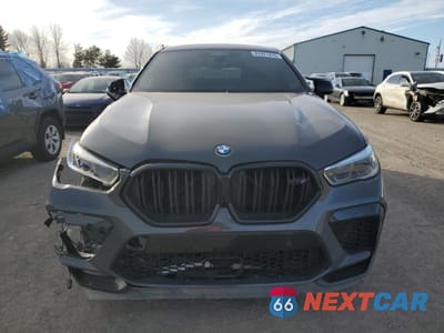 Piąte zdjęcie samochodu w środku: 2022 BMW X6 M VIN:5YMCY0C04N9K70845 - miniatura