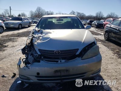Piąte zdjęcie samochodu w środku: 2004 TOYOTA CAMRY LE VIN:JTDBE32K040259104 - miniatura