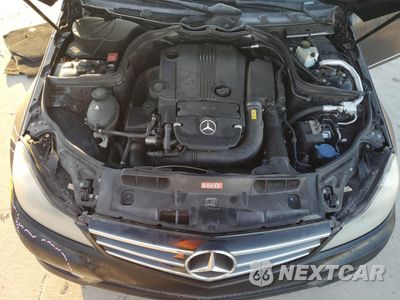 Zdjęcie 12 z 15 samochodu: 2014 MERCEDES-BENZ C 250 VIN:WDDGF4HB4EG252199 - miniatura