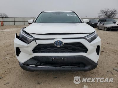 Piąte zdjęcie samochodu w środku: 2024 TOYOTA RAV4 XLE VIN:2T3RWRFV1RW237618 - miniatura