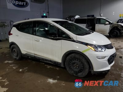 Czwarte zdjęcie samochodu z boku: 2019 CHEVROLET BOLT EV LT VIN:1G1FY6S05K4120576 - miniatura
