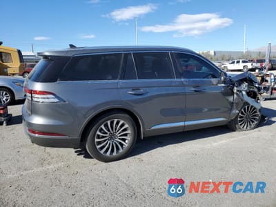 Trzecie zdjęcie samochodu z tyłu: 2022 LINCOLN AVIATOR RESERVE VIN:5LM5J7WC7NGL02163 - miniatura