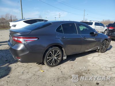 Trzecie zdjęcie samochodu z tyłu: 2020 TOYOTA CAMRY SE VIN:4T1G11AK9LU908408 - miniatura
