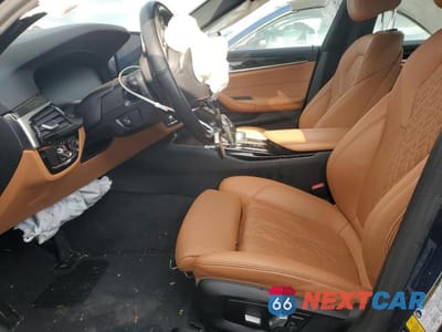 Zdjęcie 7 z 12 samochodu: 2021 BMW 530 XI VIN:WBA13BJ08MCF31196 - miniatura