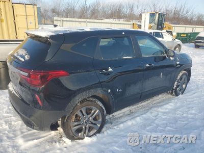 Trzecie zdjęcie samochodu z tyłu: 2022 KIA SELTOS LX VIN:KNDEPCAAXN7257207 - miniatura