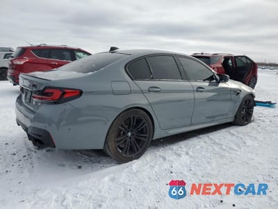 Trzecie zdjęcie samochodu z tyłu: 2021 BMW M5 VIN:WBS83CH07MCH20153 - miniatura