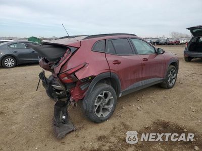 Trzecie zdjęcie samochodu z tyłu: 2025 CHEVROLET TRAX 1LT VIN:KL77LHEP4SC013195 - miniatura